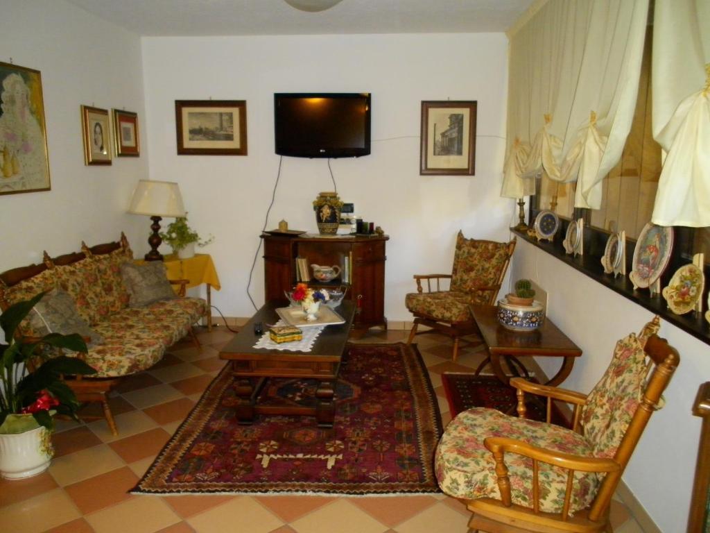 Affittacamere Lago Rotondo Mezzana  Exterior photo