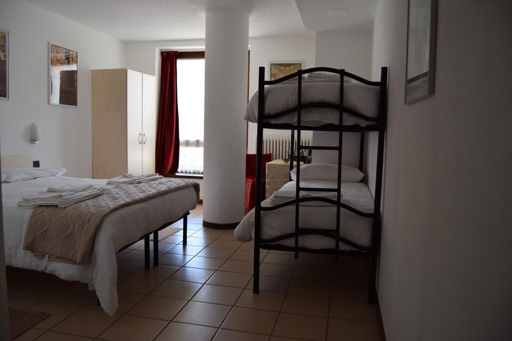 Affittacamere Lago Rotondo Mezzana  Exterior photo