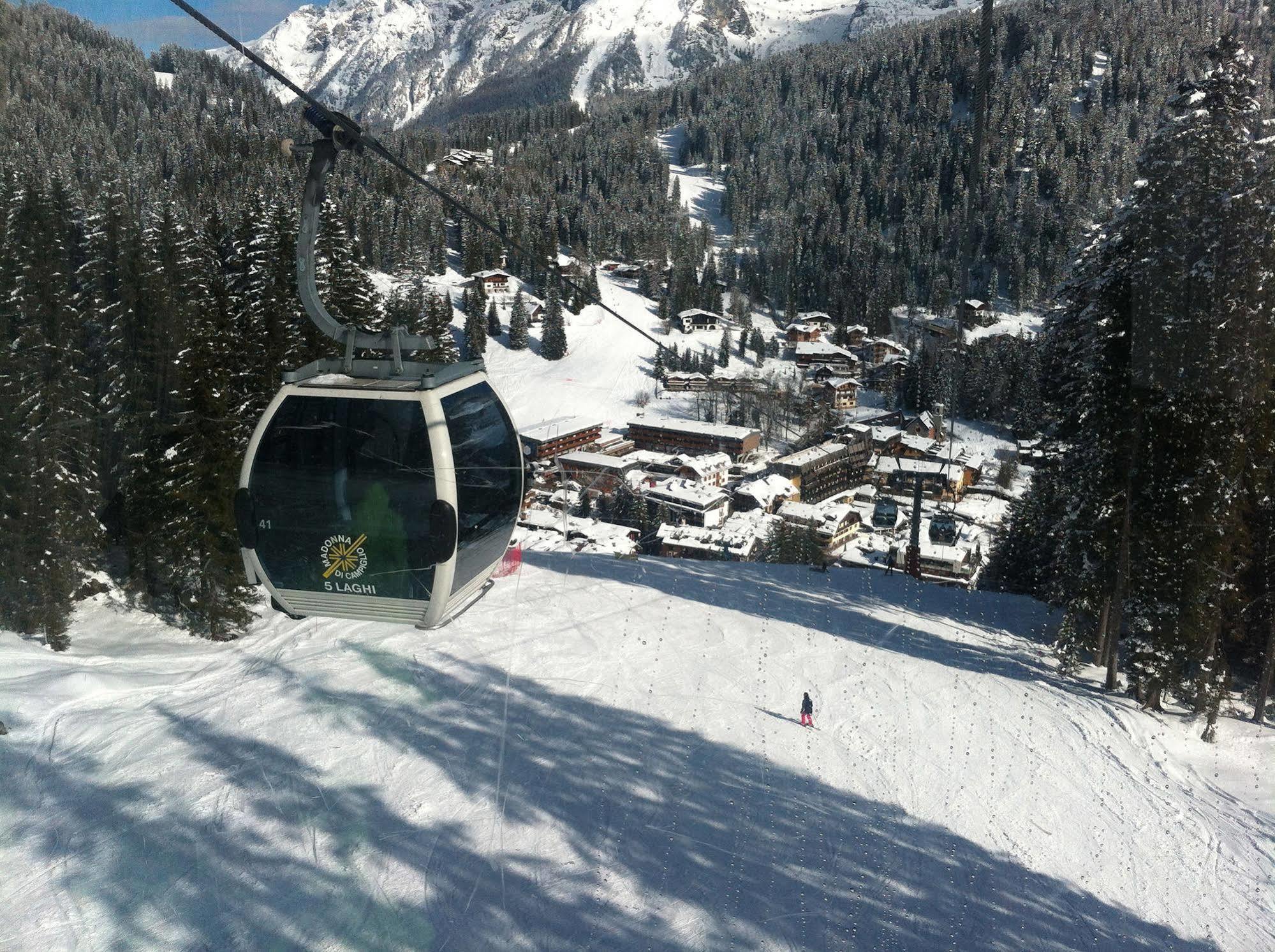 Affittacamere Lago Rotondo Mezzana  Exterior photo